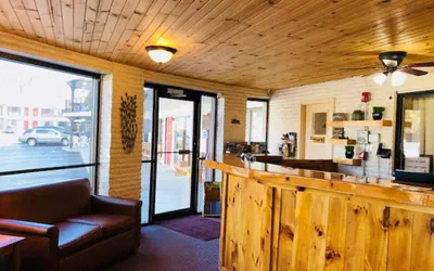 Photo 2 - Amber's Inn & Suites