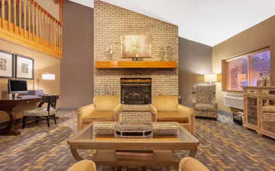 Photo 2 - AmericInn by Wyndham Rhinelander