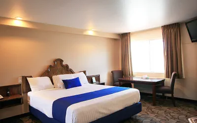 Photo 5 - Colony Inn
