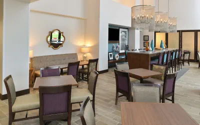 Photo 3 - Hampton Inn & Suites Des Moines Downtown