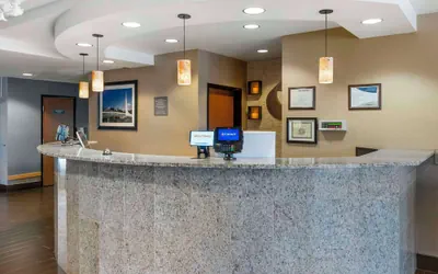 Photo 4 - Comfort Suites Redding - Shasta Lake
