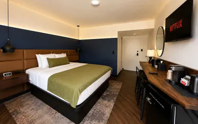 Photo 5 - The Wesley Hotel