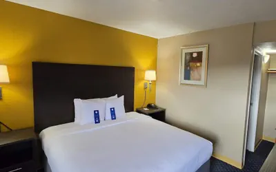 Photo 2 - Howard Johnson by Wyndham Odessa TX