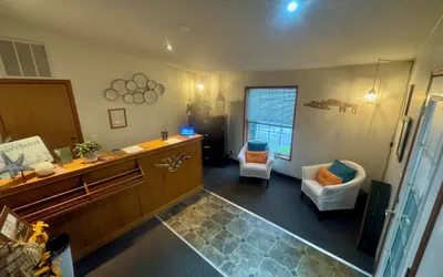 Photo 2 - Ocean Breeze Motel