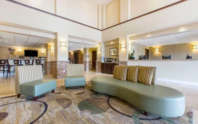 Photo 2 - The Oaks Hotel Paso Robles