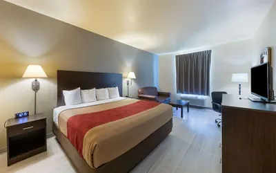 Photo 4 - Econo Lodge Inn & Suites Bridgeport
