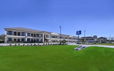 Photo 2 - Americas Best Value Inn & Suites Cuero