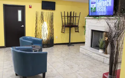 Photo 3 - Parkwood Inn & Suites