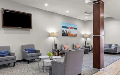 Photo 5 - Best Western St. Louis Airport North Hotel & Suites