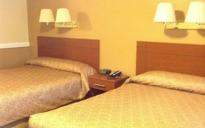 Photo 5 - Briarcliff Motel