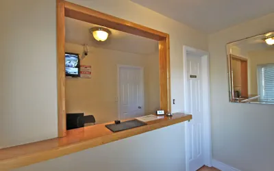 Photo 3 - Budget Inn Lompoc