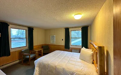 Photo 2 - Maple Leaf Inn - Lake Placid