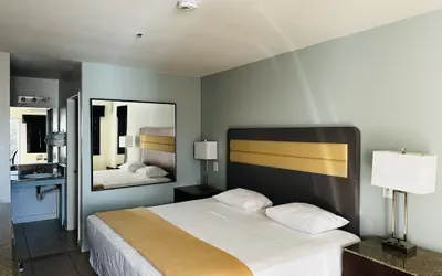 Photo 2 - Casa Blanca Express & Suites Cypress Buena Park - Anaheim Area