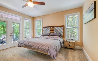 Photo 4 - Lake Wateree Vacation Home 4 Bedroom Home by Redawning