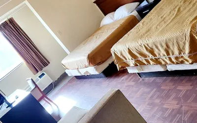 Photo 3 - Metro Inn & Suites