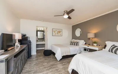 Photo 3 - Shell Beach Inn