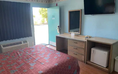 Photo 3 - Chester Inn Motel - Near Adventure City