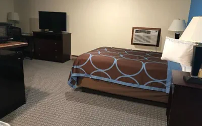 Photo 3 - AmeriVu Inn & Suites