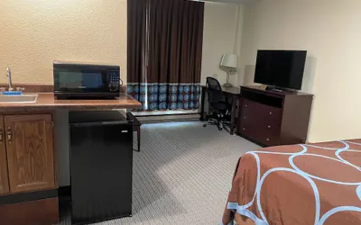 Photo 4 - AmeriVu Inn & Suites
