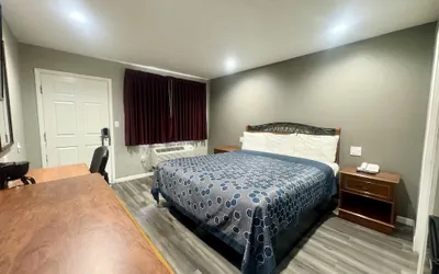 Photo 3 - Villa Court Inn Oroville