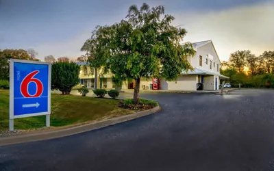 Photo 2 - Motel 6 Jeffersonville, In - Louisville