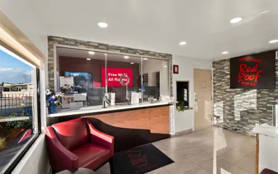 Photo 5 - Red Roof Inn Los Angeles – Bellflower