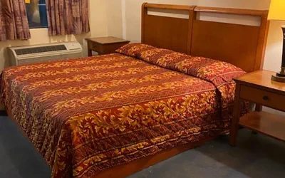 Photo 3 - Pharr Executive Inn