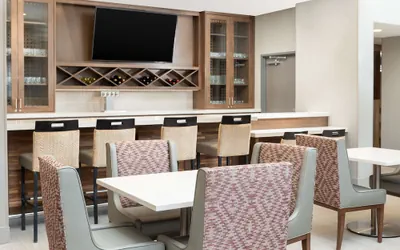 Photo 4 - Hampton Inn & Suites Santa Rosa Sonoma Wine Country