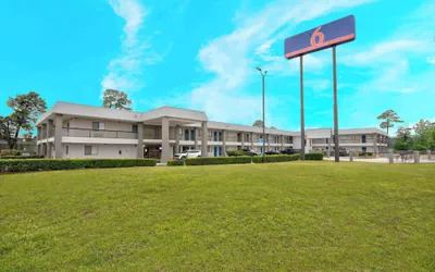 Photo 2 - Motel 6 Texarkana, TX