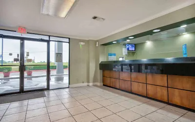 Photo 3 - Motel 6 Texarkana, TX