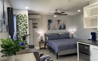 Photo 4 - Sunny Palms Inn