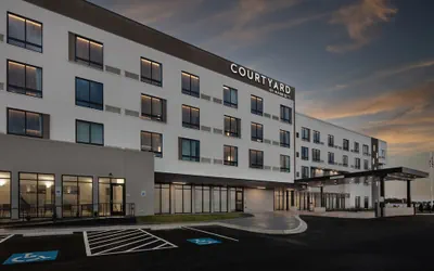 Photo 2 - Courtyard by Marriott Conway