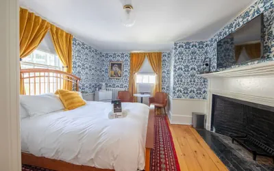 Photo 5 - Sally Webster Inn