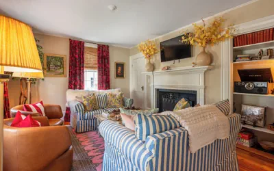 Photo 2 - Sally Webster Inn