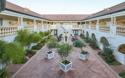 Photo 2 - The Lodge at Healdsburg, Tapestry Collection by Hilton