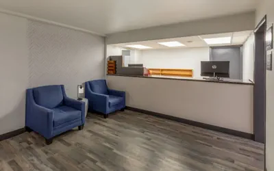 Photo 3 - Super 8 by Wyndham Laredo