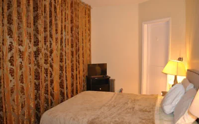 Photo 4 - Motel House