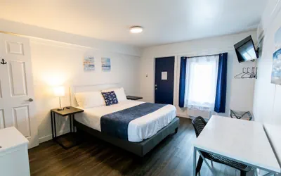 Photo 2 - Anchor Bay Inn and Suites