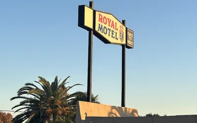 Photo 2 - ROYAL MOTEL TRACY LLC