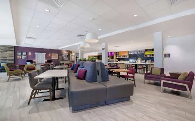 Photo 3 - Home2 Suites by Hilton Petaluma
