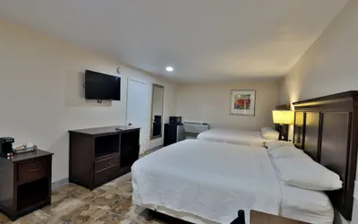 Photo 4 - Monterrey Motel Padre Island, Corpus Christi By Oyo
