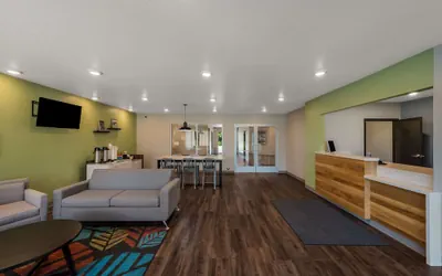 Photo 3 - Woodspring Suites West Palm Beach