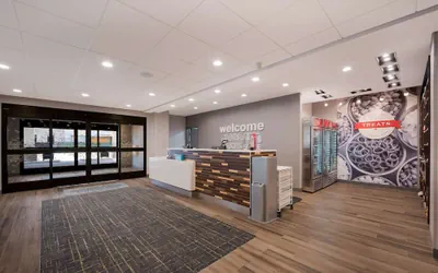 Photo 5 - Hampton Inn Detroit Southfield