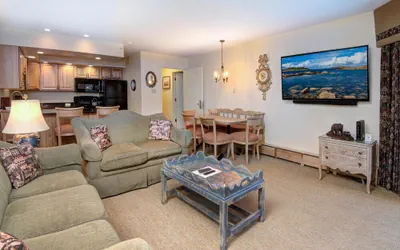 Photo 2 - Westwind 306 2BD 2BA Gold Condo in Lionshead Village