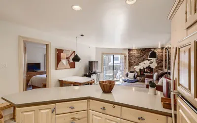 Photo 5 - Westwind 307 2BD 2BA Platinum Condo in Lionshead Village