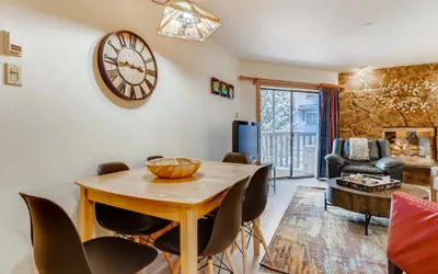 Photo 2 - Westwind 308 2BD Gold Condo With A/C in Lionshead Village