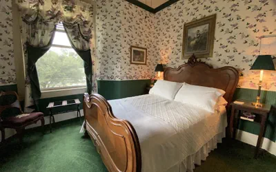Photo 5 - Four Winds Victorian Venue & Suites