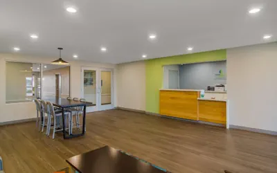 Photo 4 - Woodspring Suites Jacksonville Orange Park