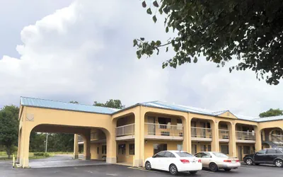 Photo 2 - Deerfield Inn By Capital O Blytheville AR I55