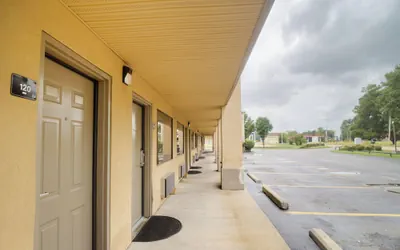 Photo 5 - Deerfield Inn By Capital O Blytheville AR I55